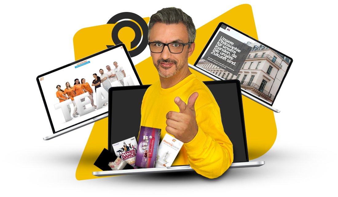 denis muric mit einem laptop